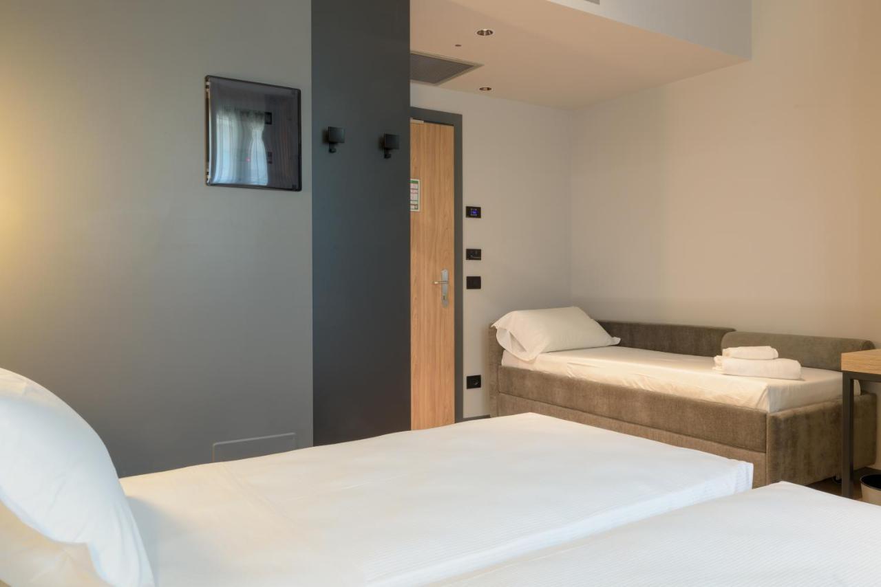 Hotel Leonessa Brescia Esterno foto