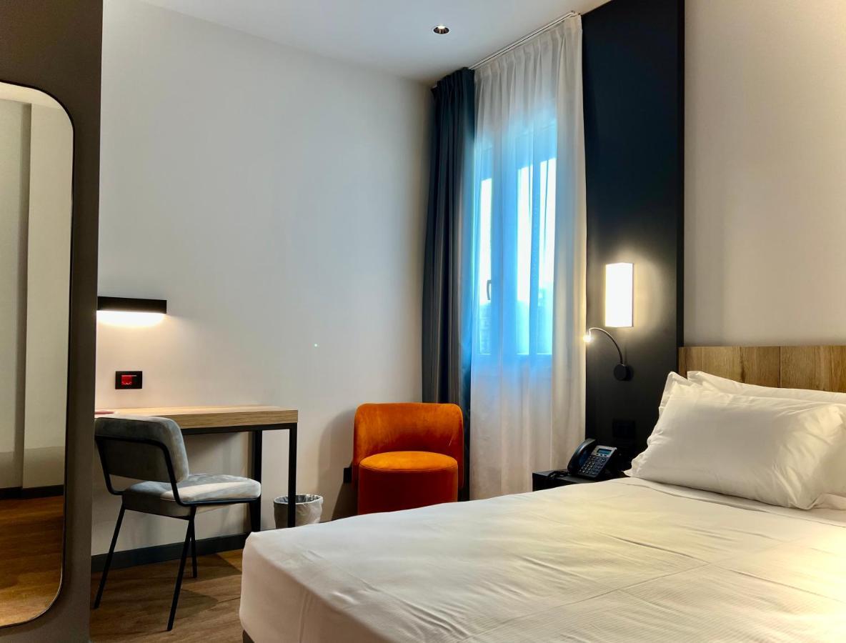 Hotel Leonessa Brescia Esterno foto