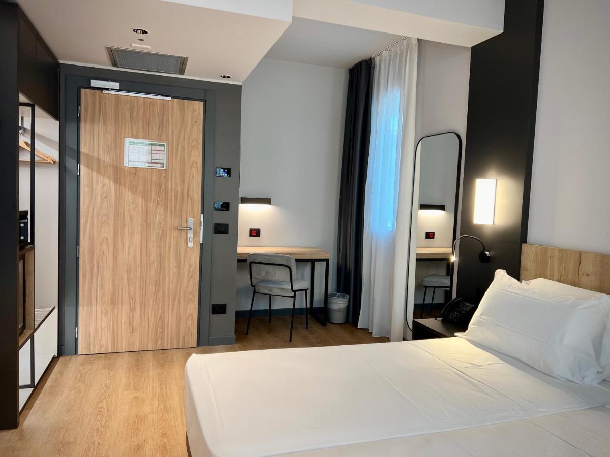 Hotel Leonessa Brescia Esterno foto