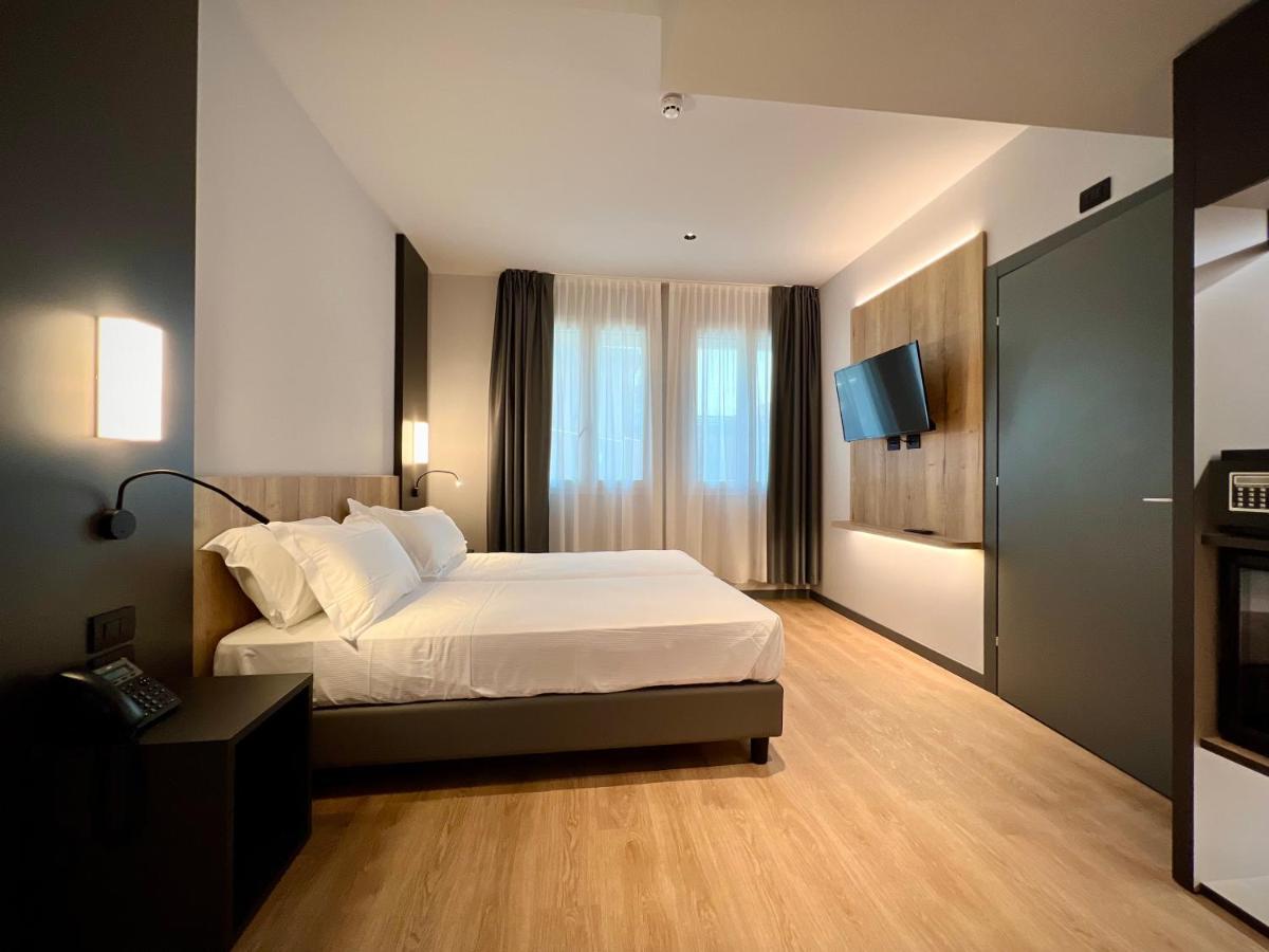 Hotel Leonessa Brescia Esterno foto