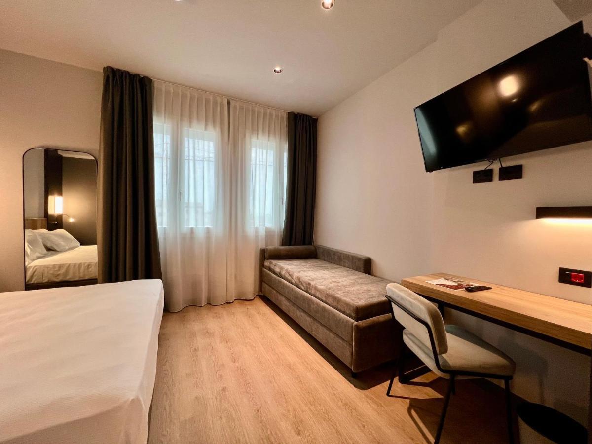 Hotel Leonessa Brescia Esterno foto