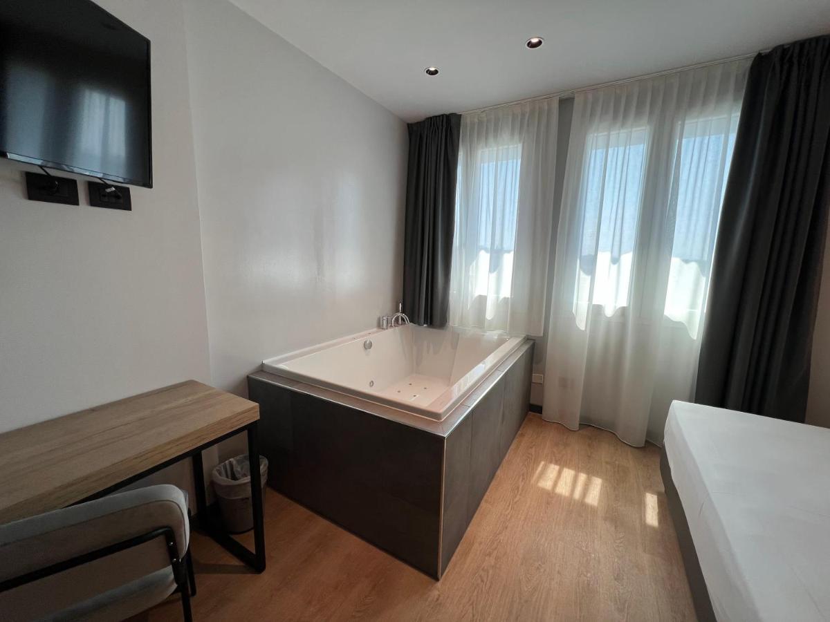 Hotel Leonessa Brescia Esterno foto